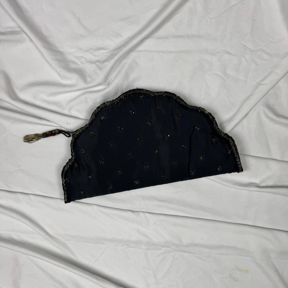 ★ vintage beaded scalloped evening clutch ★